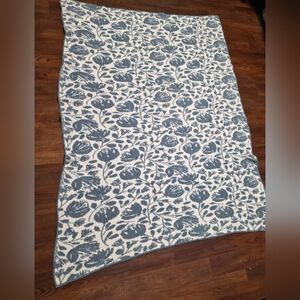 Floral Blue and White Blanket